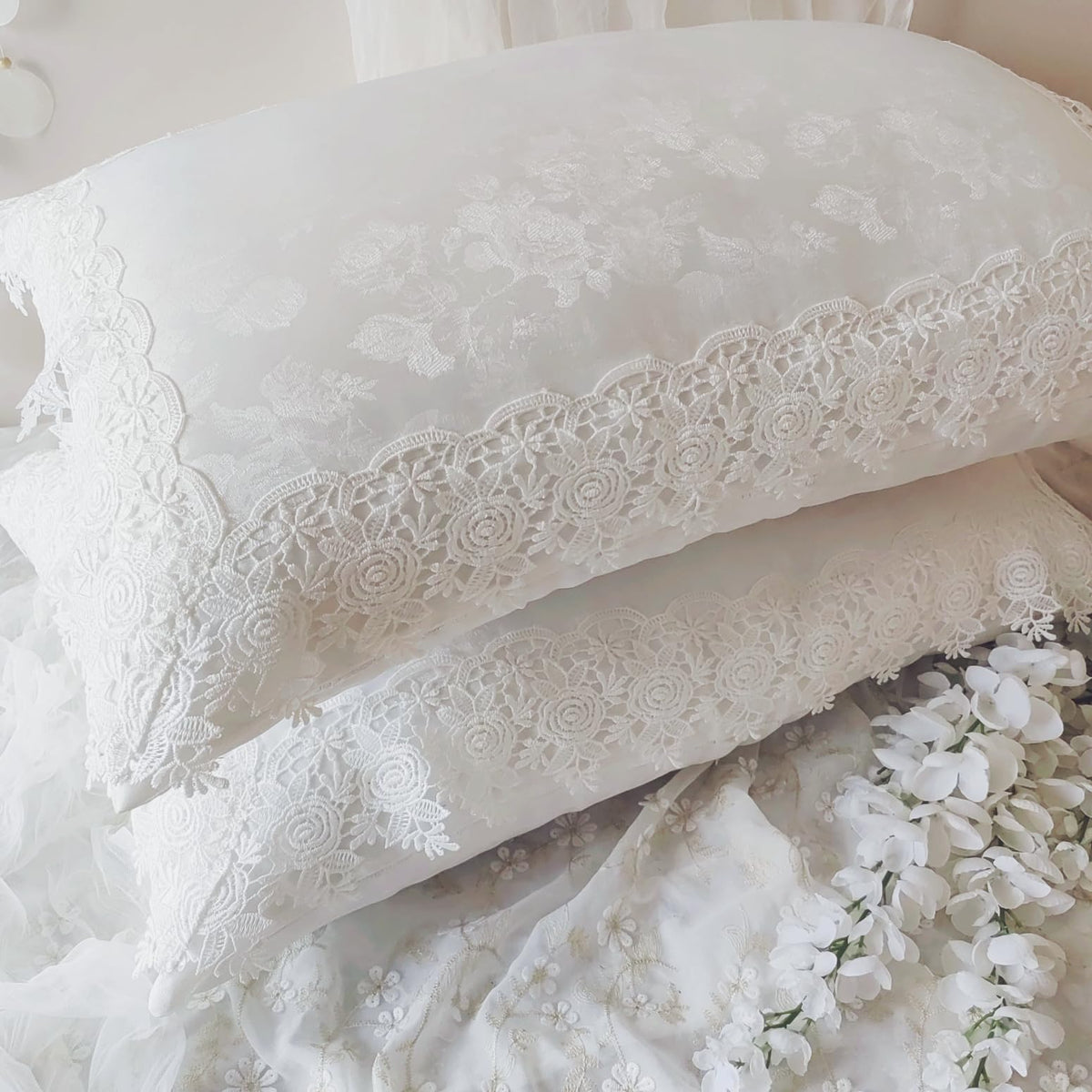 Jacquard Throw Pillow Covers French Cushion Cover Embroidery Lace Throw Pillow Cases for Couch Sofa Farmhouse Home Decoration Square 18 x18 Inch Set of 2 White
