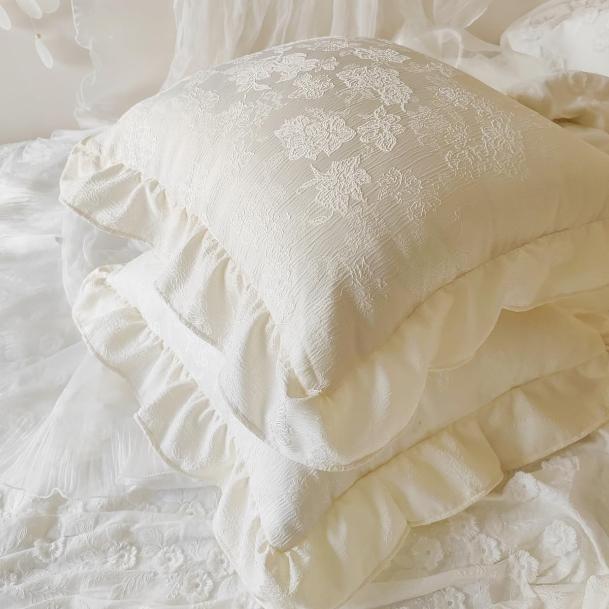 Jacquard Throw Pillow Covers French Cushion Cover Embroidery Lace Throw Pillow Cases for Couch Sofa Farmhouse Home Decoration Square 18 x18 Inch Set of 2 White