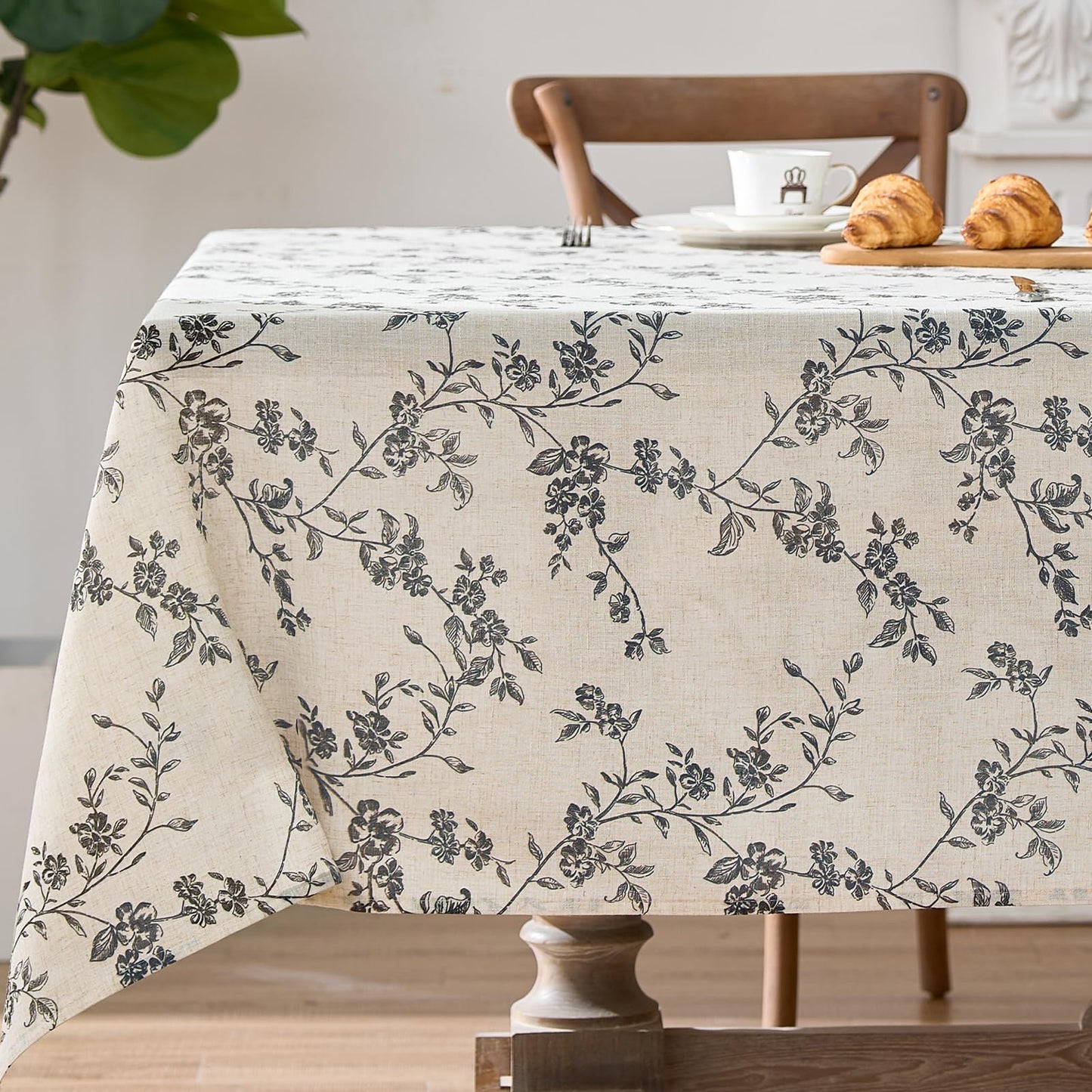 jinchan Black Farmhouse Floral Linen Rectangle Table Cloth 52 x 70 Inch | Traditional farmhouse florals create a versatile look for everyday dining and seasonal decorating.