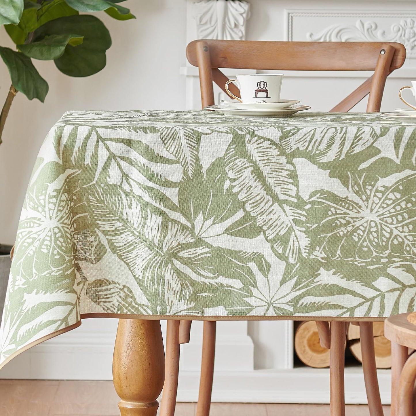 jinchan Black Farmhouse Floral Linen Rectangle Table Cloth 52 x 70 Inch | Traditional farmhouse florals create a versatile look for everyday dining and seasonal decorating.