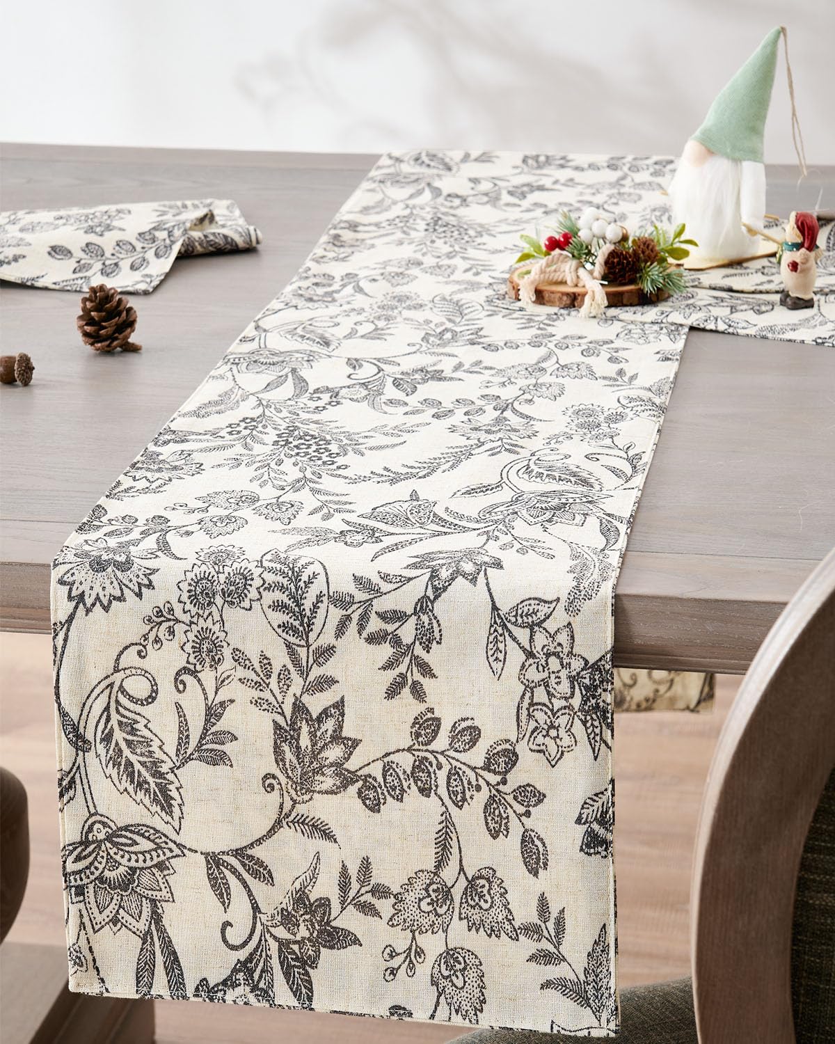 jinchan Black Farmhouse Floral Linen Rectangle Table Cloth 52 x 70 Inch | Traditional farmhouse florals create a versatile look for everyday dining and seasonal decorating.