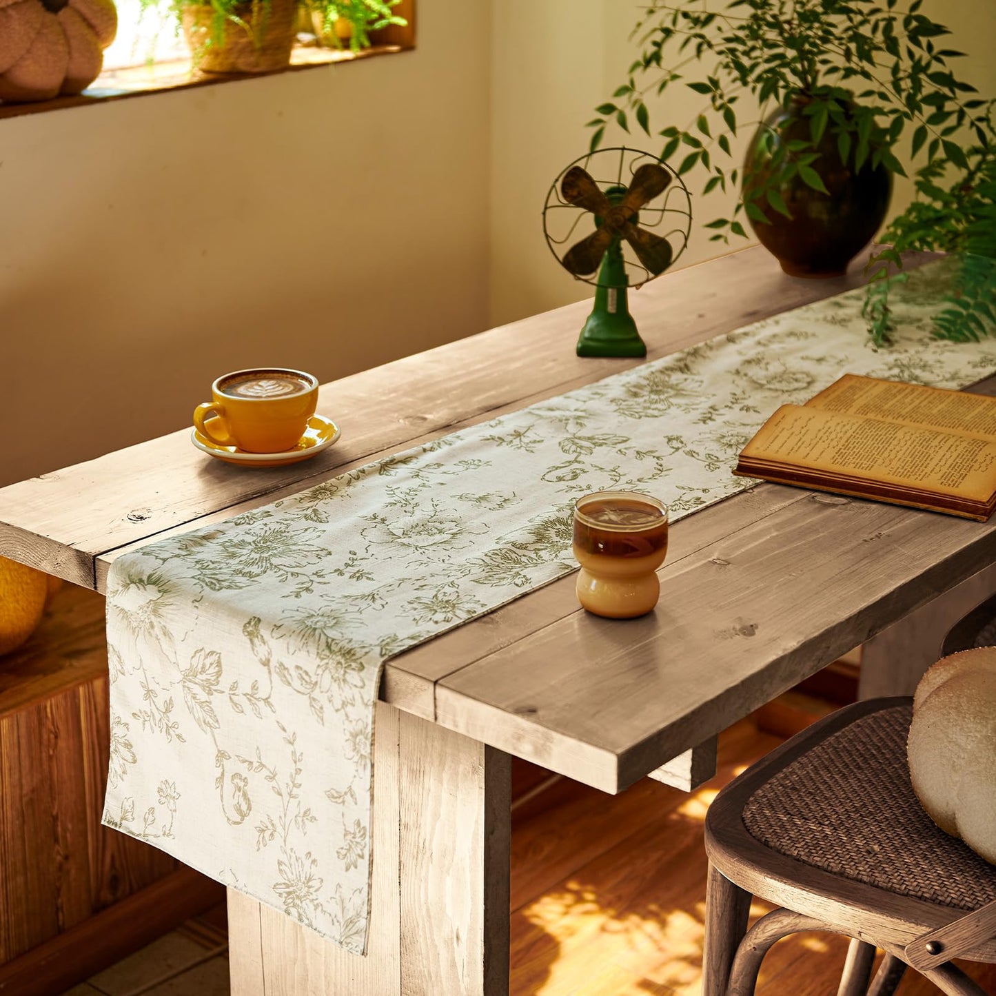 jinchan Black Farmhouse Floral Linen Rectangle Table Cloth 52 x 70 Inch | Traditional farmhouse florals create a versatile look for everyday dining and seasonal decorating.