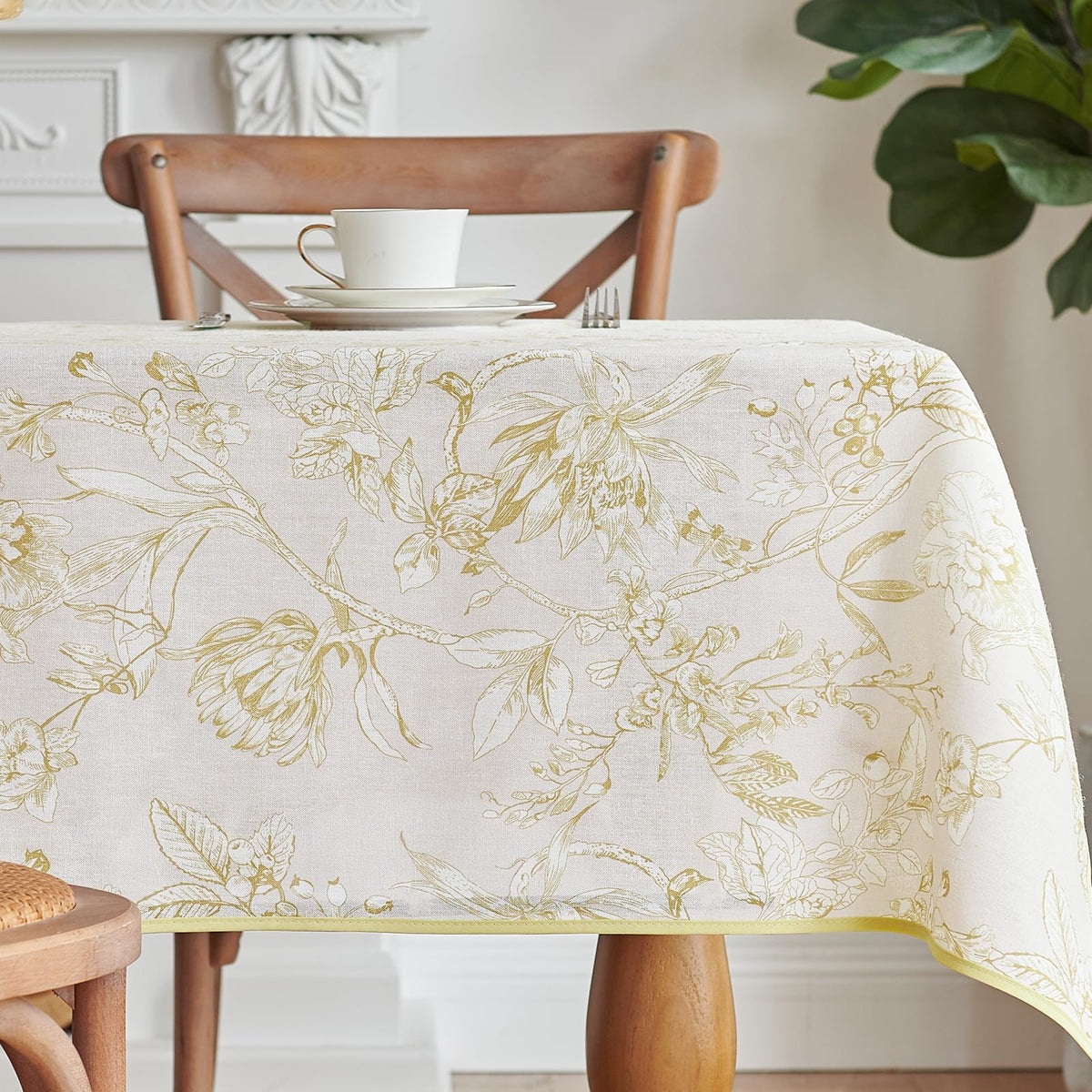 jinchan Black Farmhouse Floral Linen Rectangle Table Cloth 52 x 70 Inch | Traditional farmhouse florals create a versatile look for everyday dining and seasonal decorating.