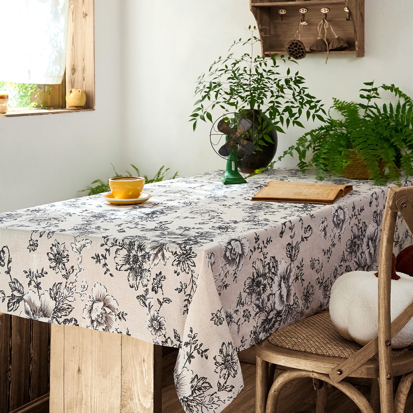 jinchan Black Farmhouse Floral Linen Rectangle Table Cloth 52 x 70 Inch | Traditional farmhouse florals create a versatile look for everyday dining and seasonal decorating.