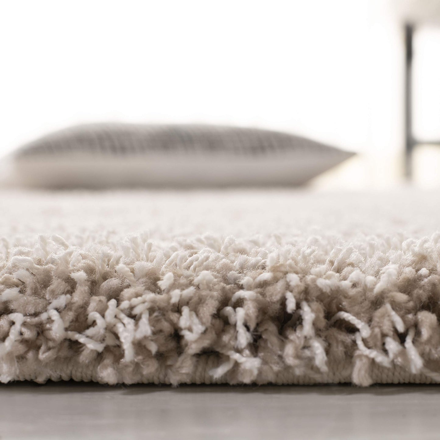 SAFAVIEH California Shag Collection Area Rug - 8' x 10', Ivory, Non-Shedding & Easy to Clean, Ultra Plush Thick Pile, Ideal for Living Room, Bedroom, Dining Space (SG151-1212)