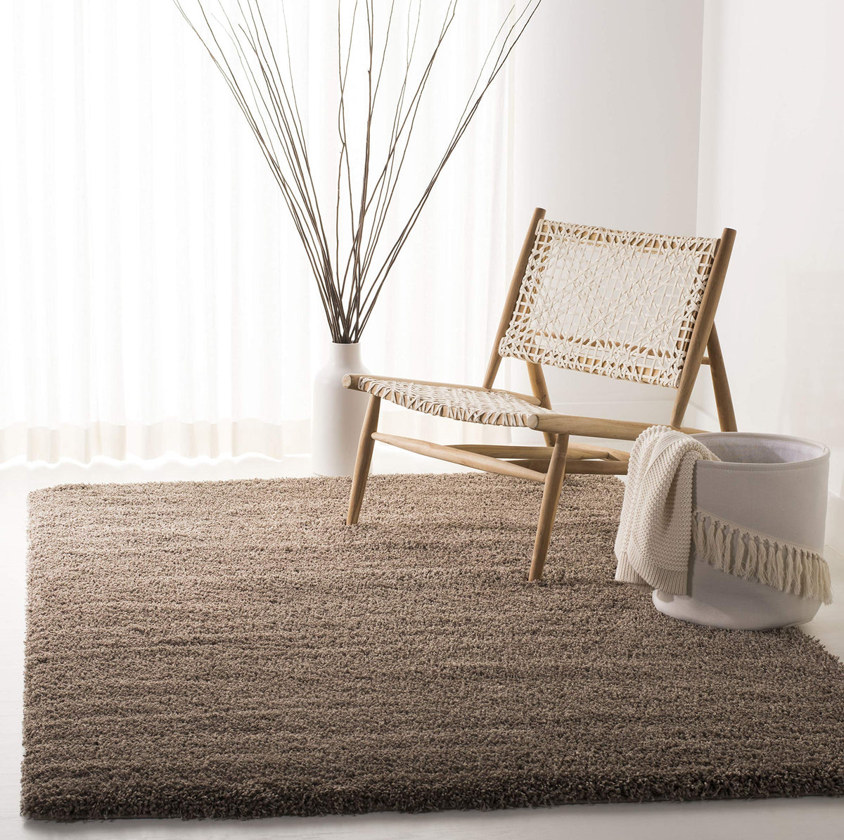 SAFAVIEH California Shag Collection Area Rug - 8' x 10', Ivory, Non-Shedding & Easy to Clean, Ultra Plush Thick Pile, Ideal for Living Room, Bedroom, Dining Space (SG151-1212)