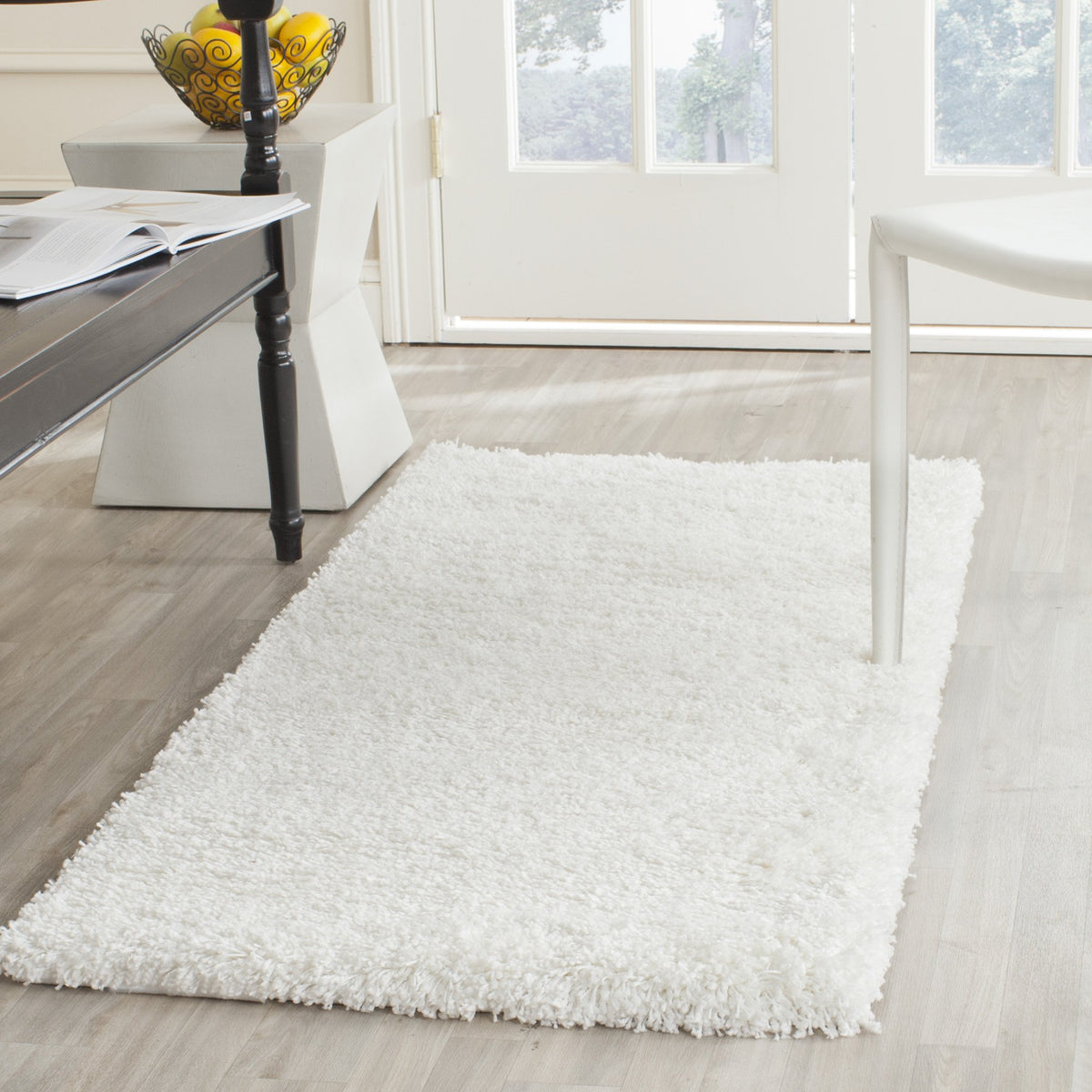 SAFAVIEH California Shag Collection Area Rug - 8' x 10', Ivory, Non-Shedding & Easy to Clean, Ultra Plush Thick Pile, Ideal for Living Room, Bedroom, Dining Space (SG151-1212)