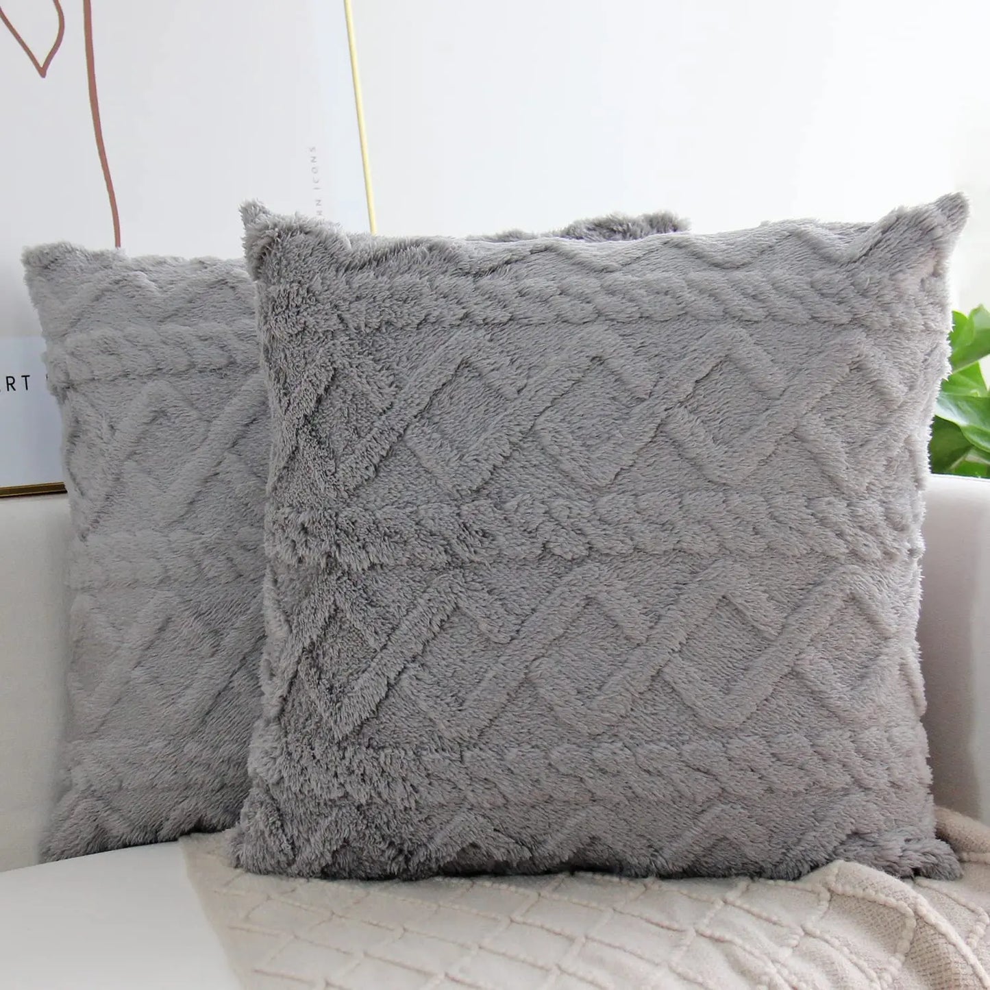 Throw pillow SUPER SOFT 3D  Geometric PATTERN Fur  Pack of 2 throw pillows WITH 450g insert 18"x18"