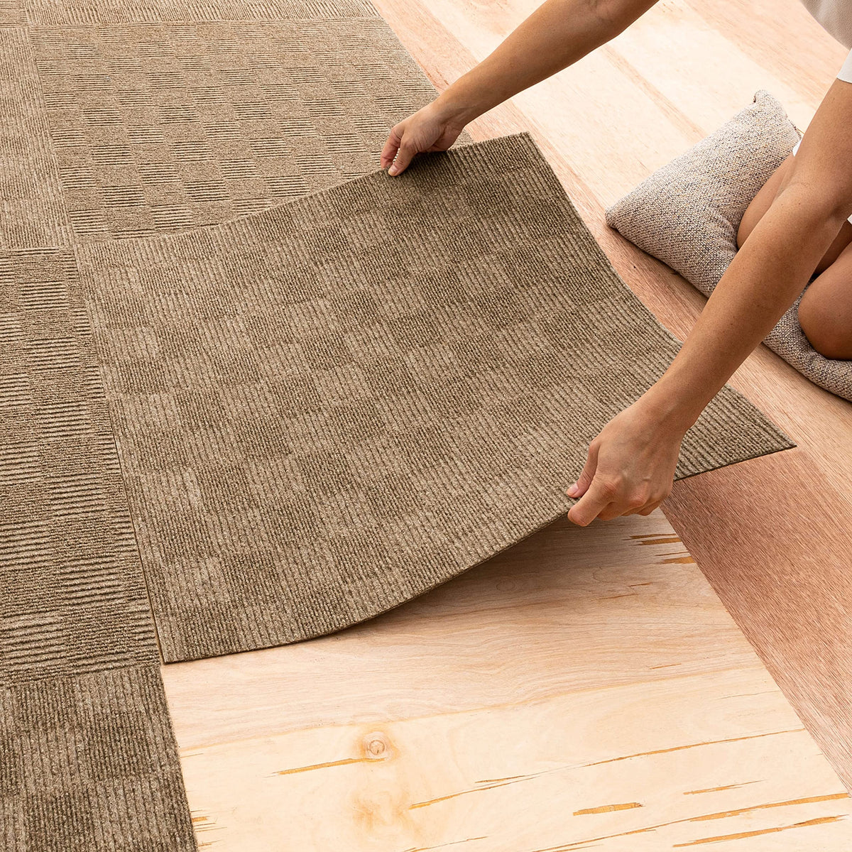 Mohawk Home 24" x 24" Indoor/Outdoor 0.25" Pile Height, Peel and Stick Carpet Tile, Grey Polyester, (15 Tiles) (60 sqft/Box)