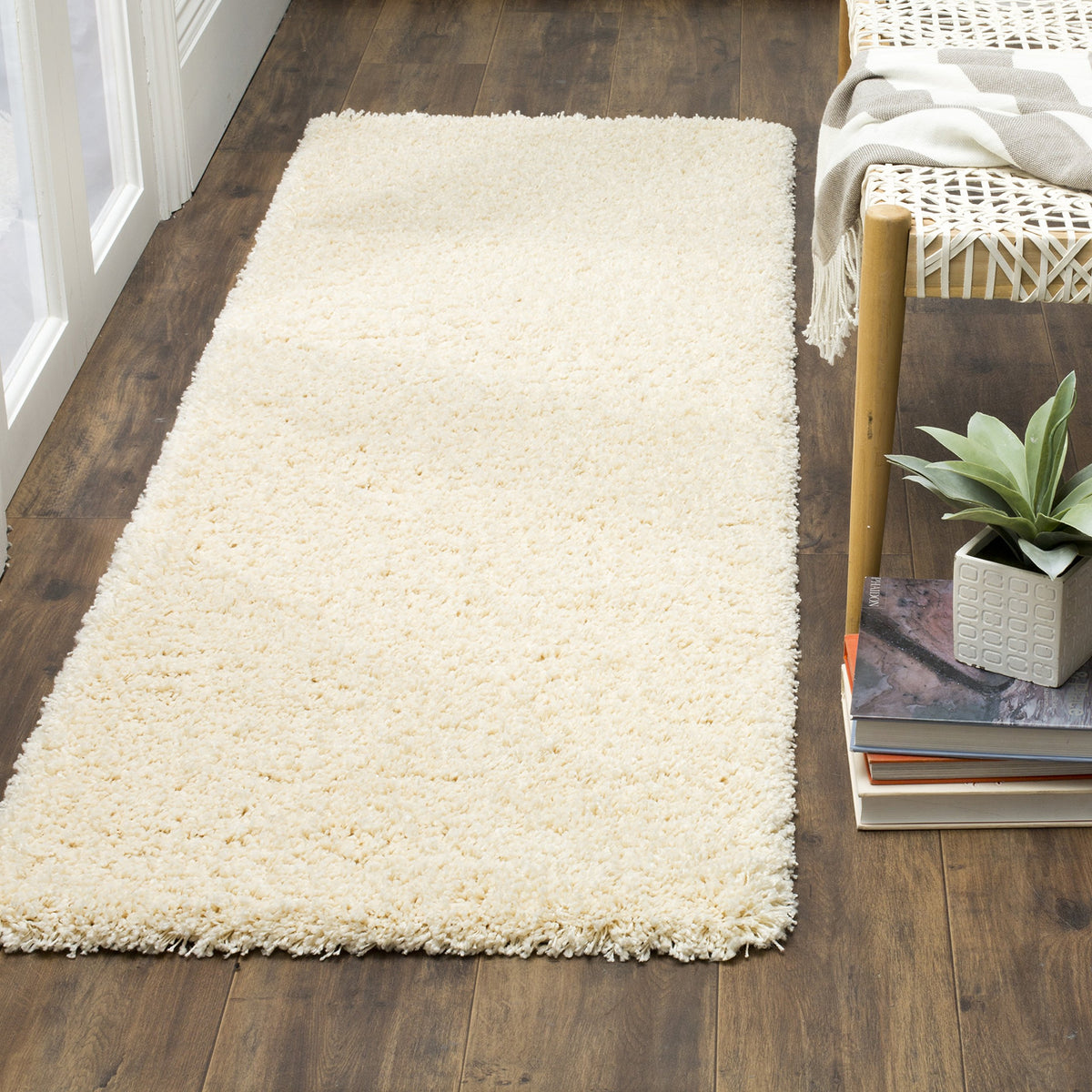 SAFAVIEH California Shag Collection Area Rug - 8' x 10', Ivory, Non-Shedding & Easy to Clean, Ultra Plush Thick Pile, Ideal for Living Room, Bedroom, Dining Space (SG151-1212)
